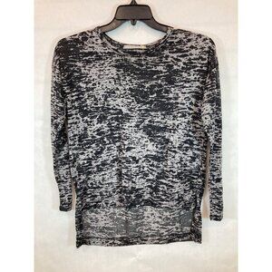 Women's Black & White Small Fashion Top - Stylish & Versatile Shirt for Casual o